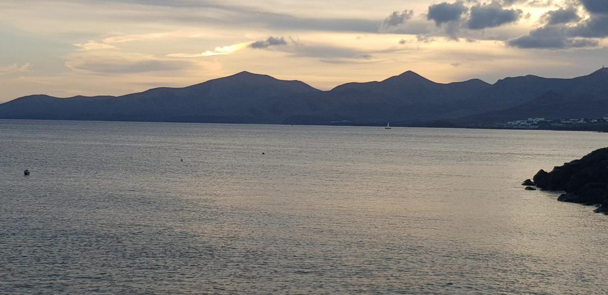 Apartamento Muy Cercano A Playas Y Pueblo Puerto Del Carmen ปูแอร์โตเดลคาร์เมน ภายนอก รูปภาพ